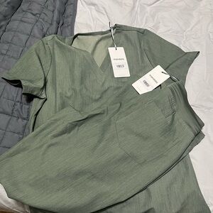 Mandala Heather Olive Women's scrub set small/small-tall